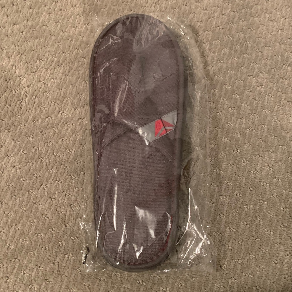 Delta Bath Slippers